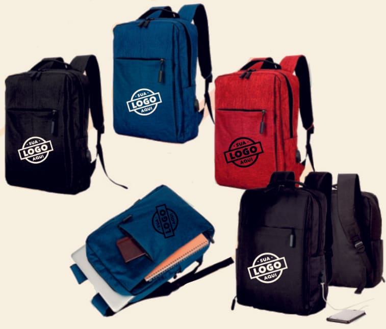 Mochilas personalizadas com a logo aplicada